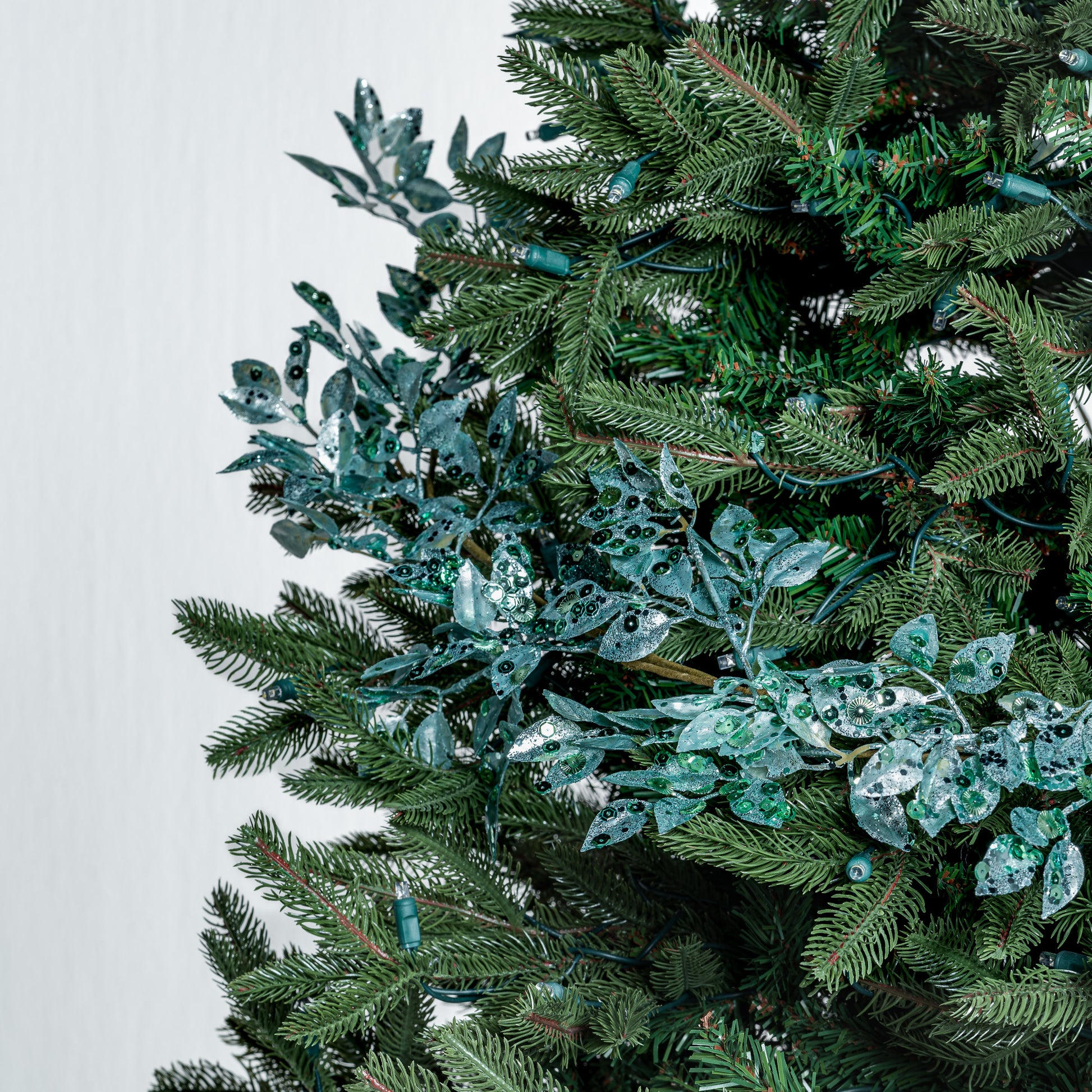 Green Merry Winter Frosted Flower Garland